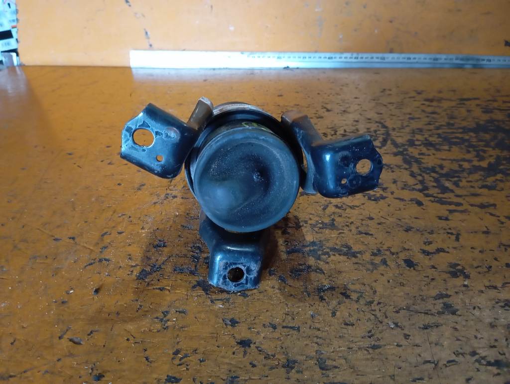 подушка двигателя Nissan Teana