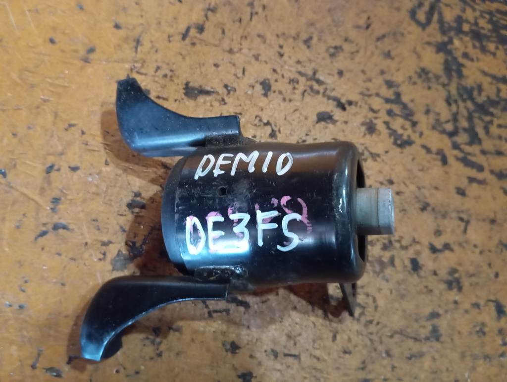 подушка двигателя Mazda Demio