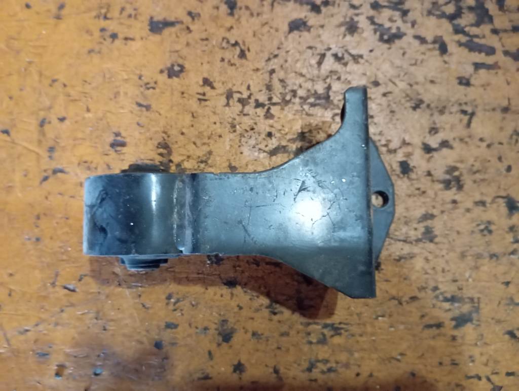 подушка двигателя Mitsubishi eK Wagon