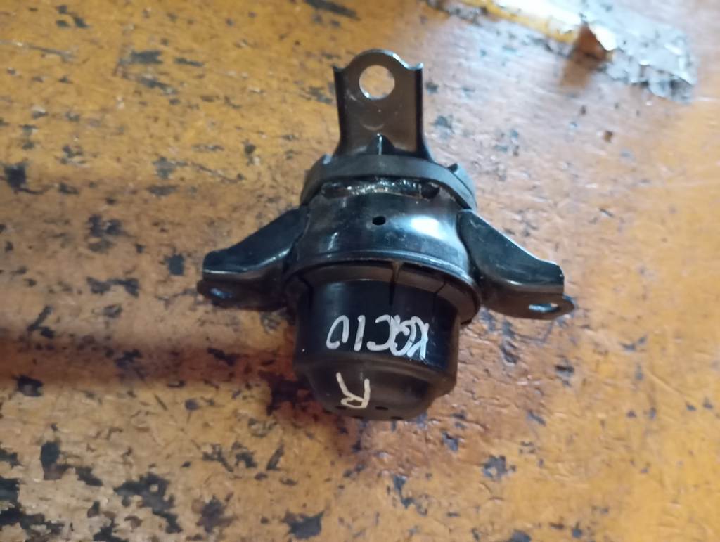 подушка двигателя Toyota Passo