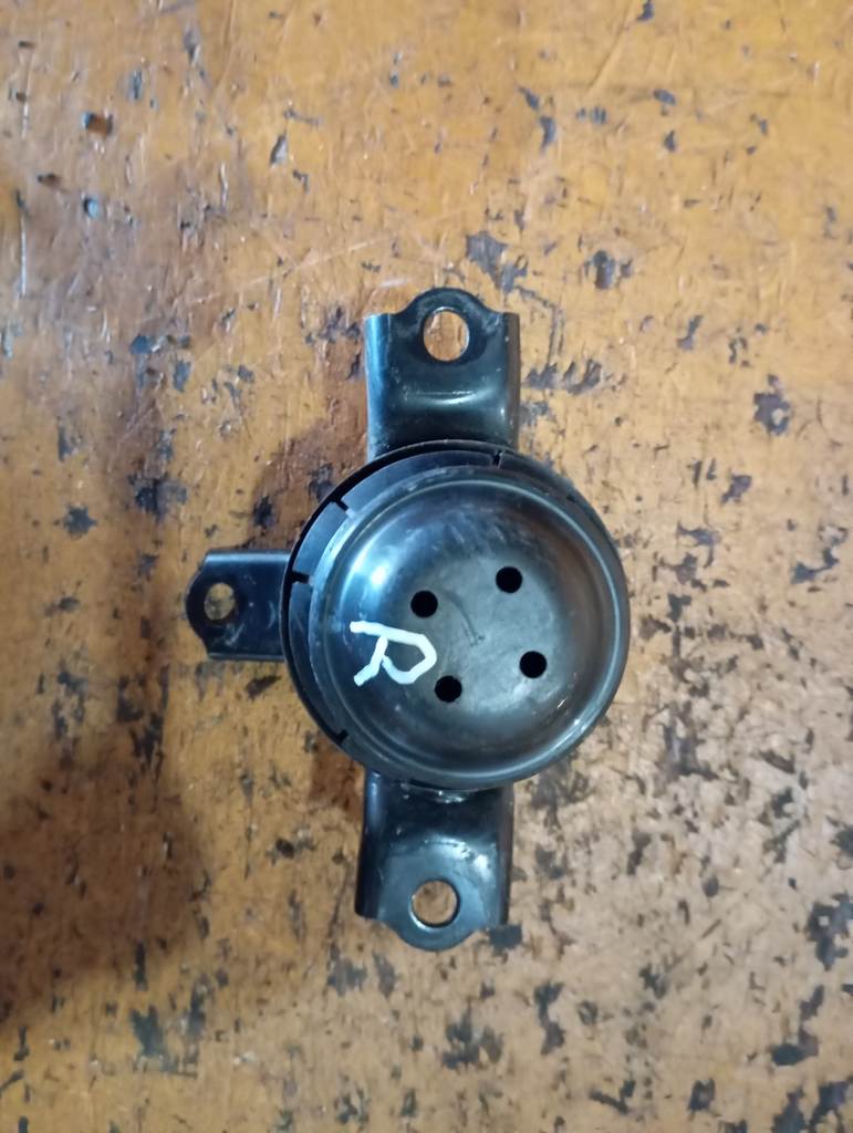 подушка двигателя Toyota Passo