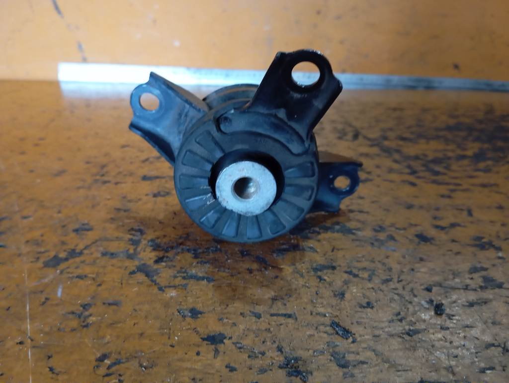 подушка двигателя Toyota Passo