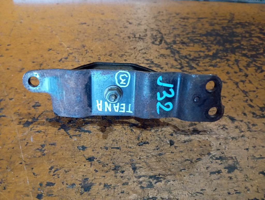 подушка двигателя Nissan Teana