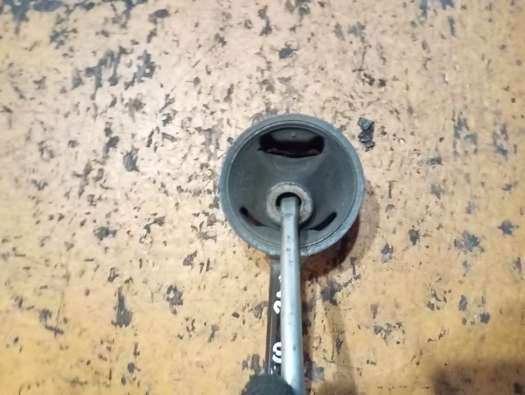 подушка двигателя Toyota Passo