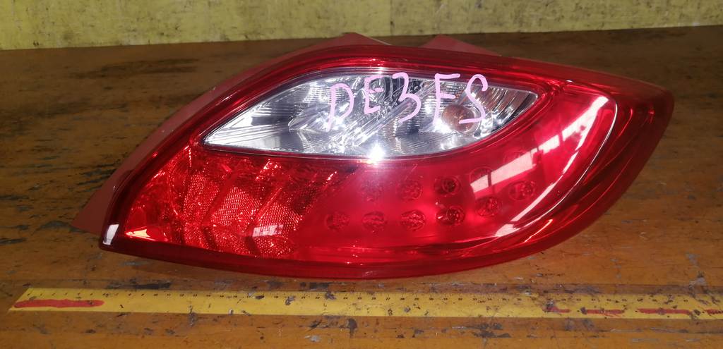 стоп-сигнал Mazda Demio