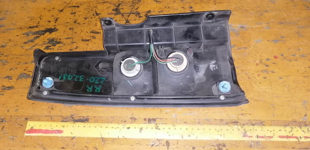 стоп-сигнал Suzuki Jimny