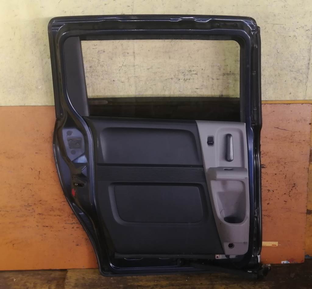 дверь Honda Freed