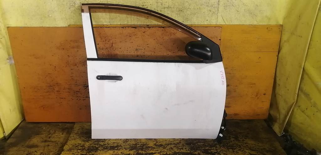 дверь Nissan AD