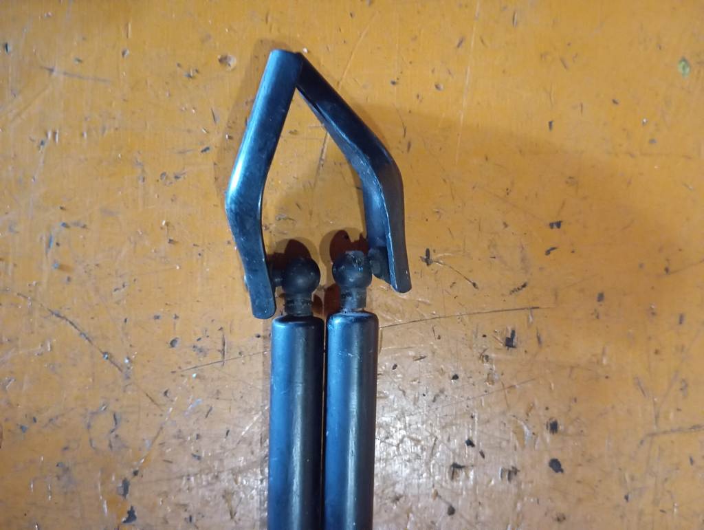 амортизатор задней двери Honda Freed