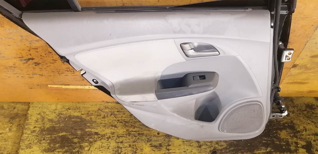 дверь Honda Insight