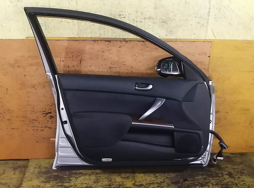 дверь Nissan Teana