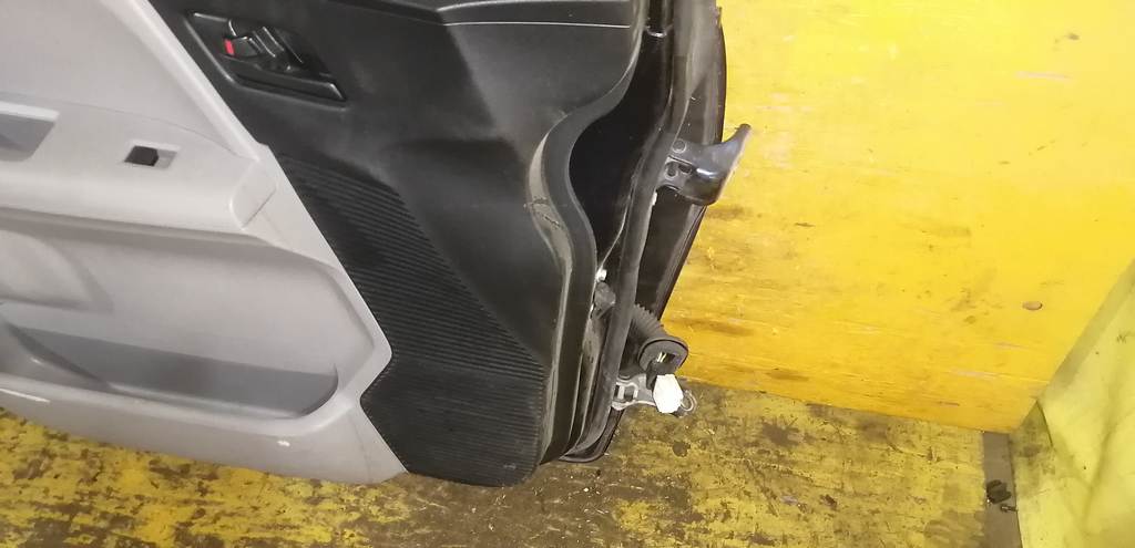 дверь Honda Freed
