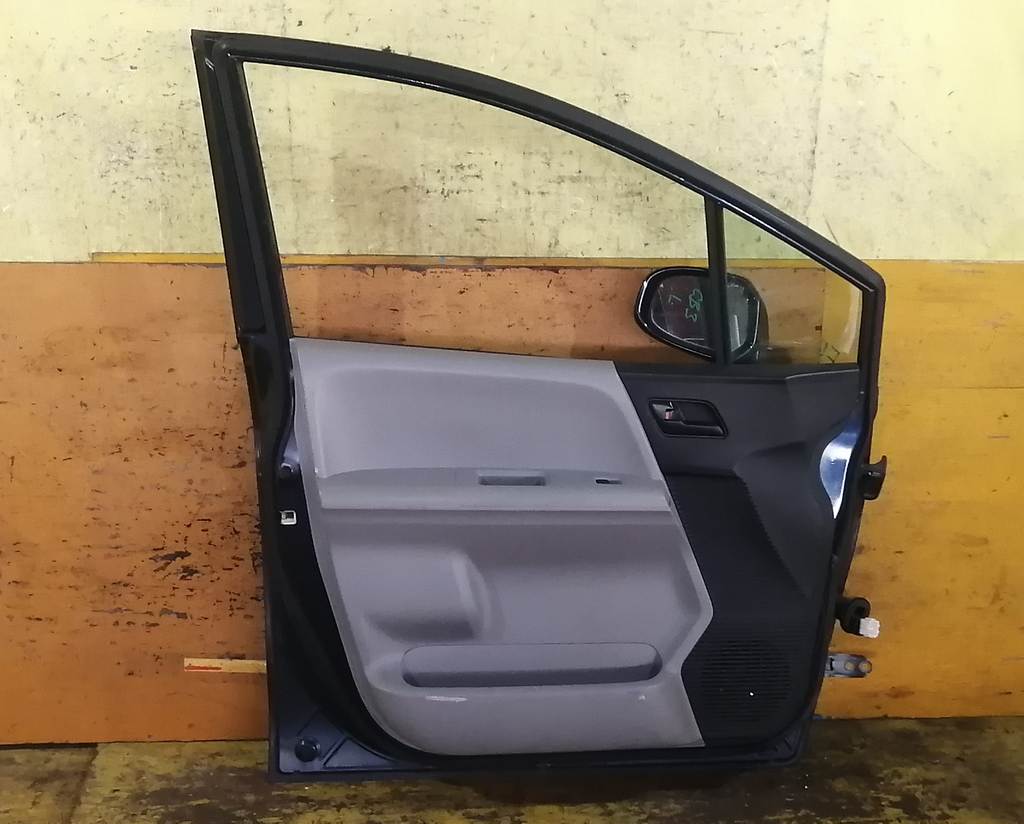 дверь Honda Freed