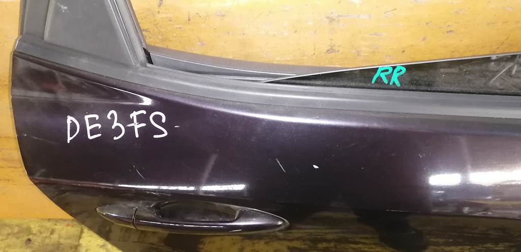 дверь Mazda Demio