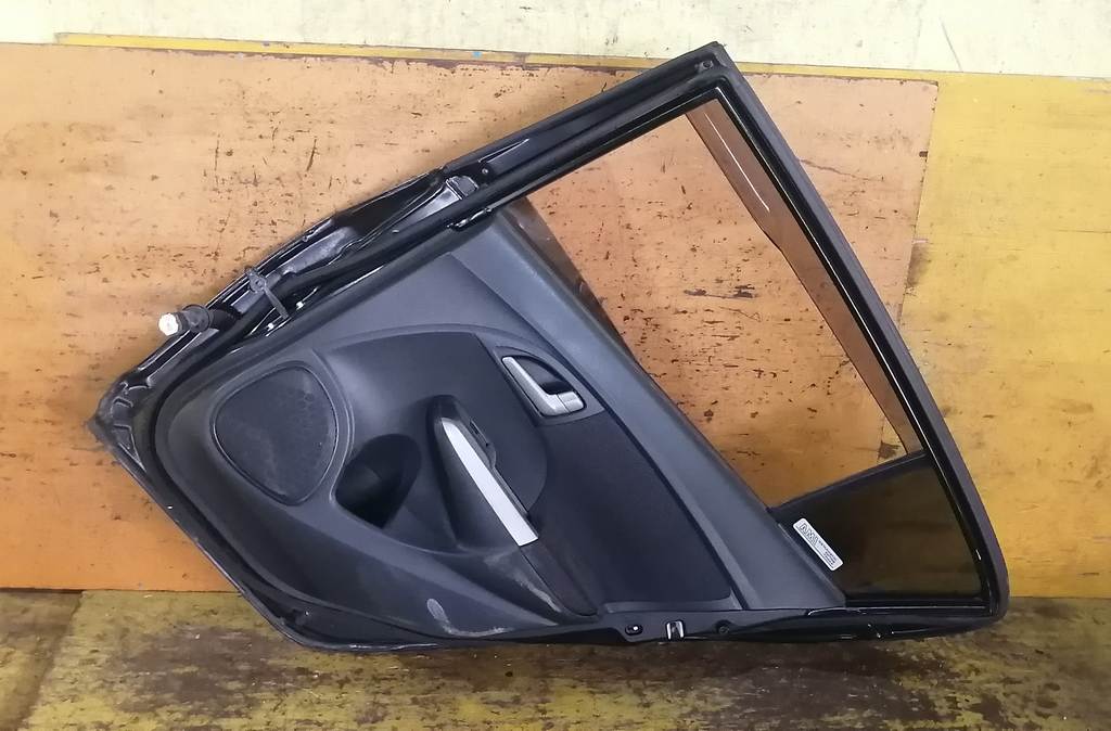 дверь Honda Insight