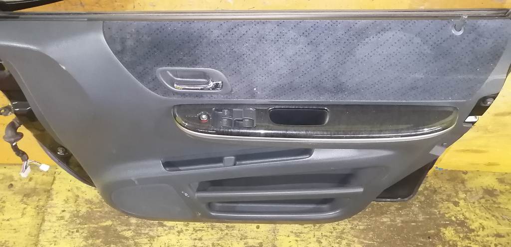 дверь Honda Stepwgn