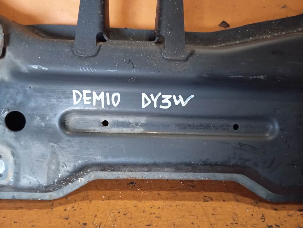 балка Mazda Demio
