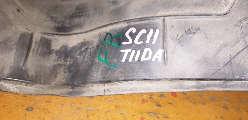 подкрылок Nissan Tiida Latio