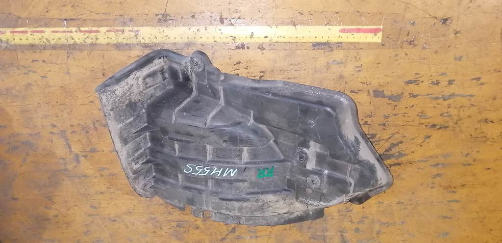 подкрылок Suzuki Wagon R