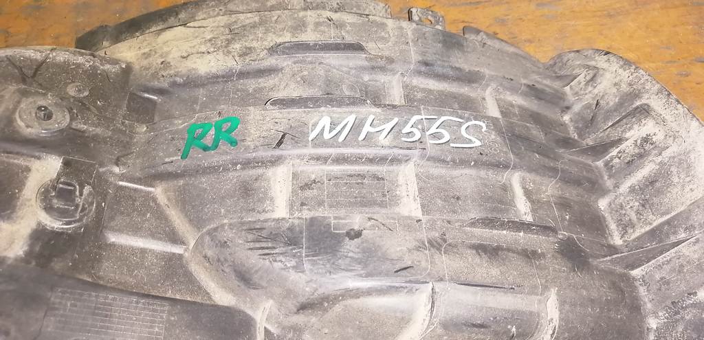 подкрылок Suzuki Wagon R