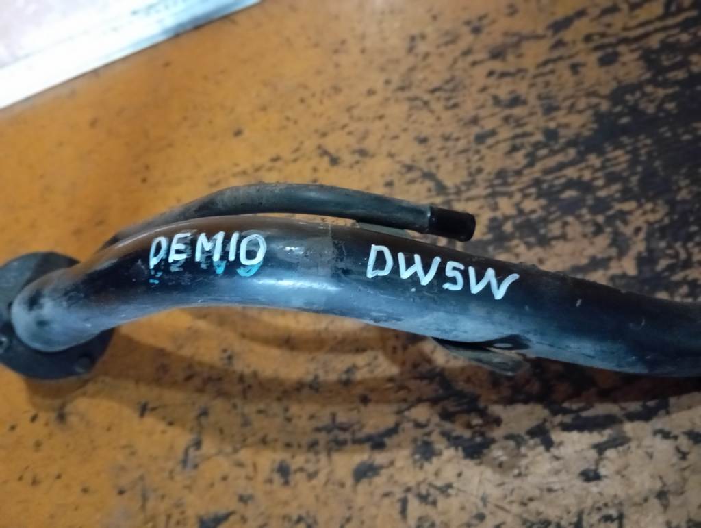 заливная горловина топливного бака Mazda Demio