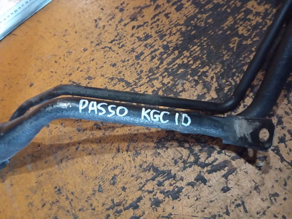 заливная горловина топливного бака Toyota Passo