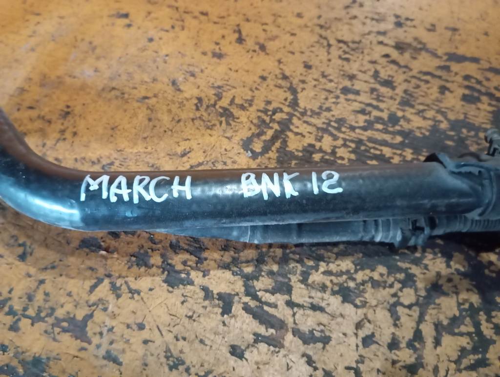 заливная горловина топливного бака Nissan March
