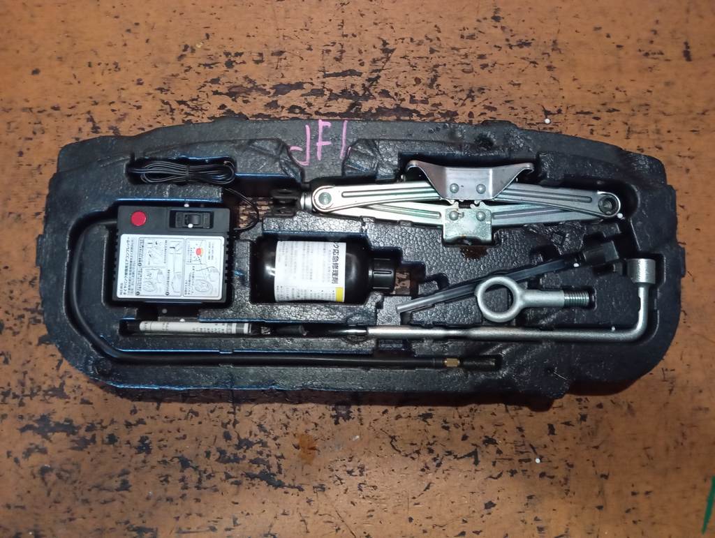 домкрат Honda N Box