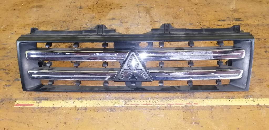решетка радиатора Mitsubishi Pajero Mini