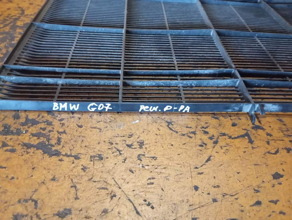решетка радиатора BMW X7