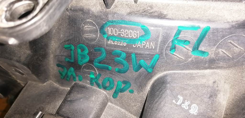 фара Suzuki Jimny