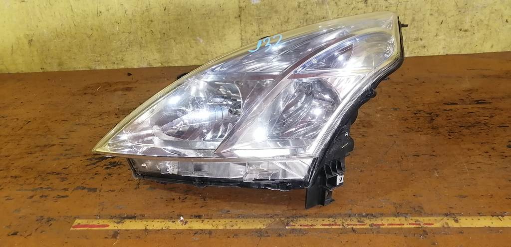 фара Nissan Teana