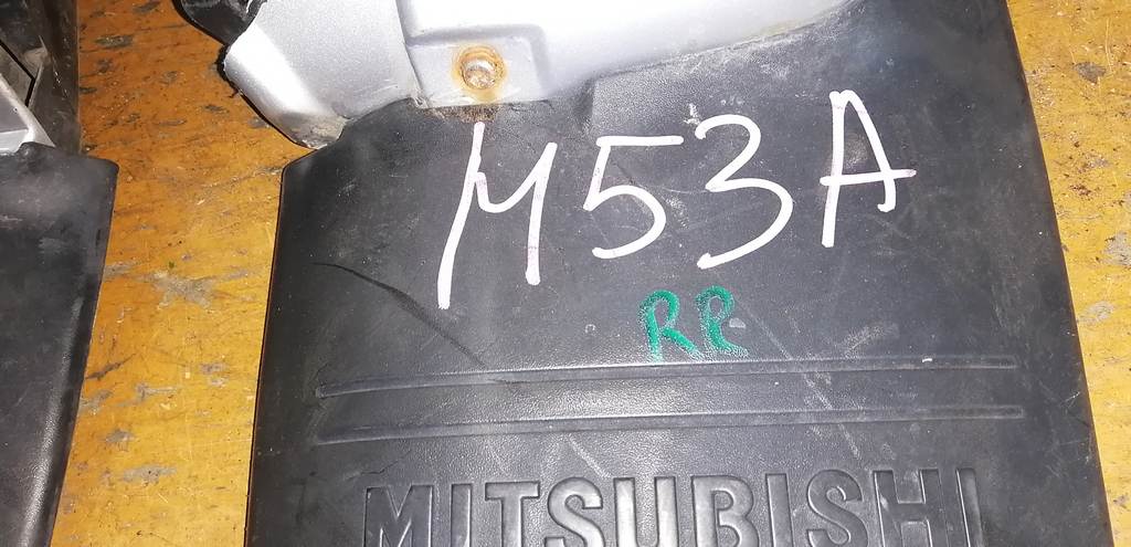 брызговик Mitsubishi Pajero Mini