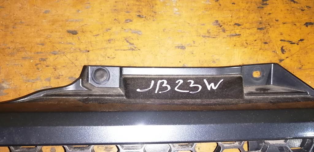 решетка радиатора Suzuki Jimny