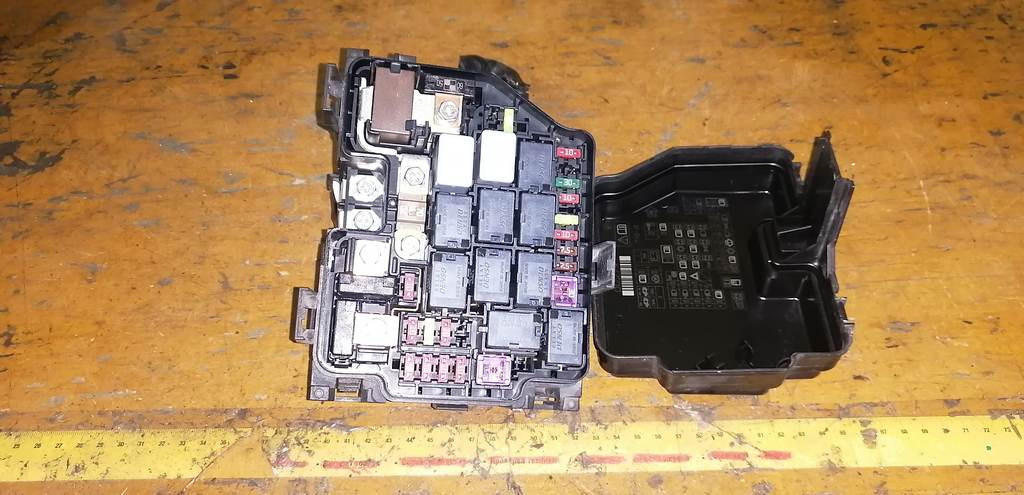 блок предохранителей Honda N Box