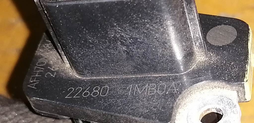 датчик расхода воздуха Nissan Serena