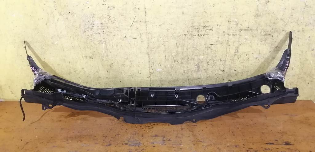 жабо Mazda Demio