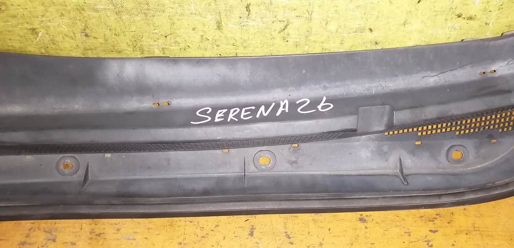 жабо Nissan Serena