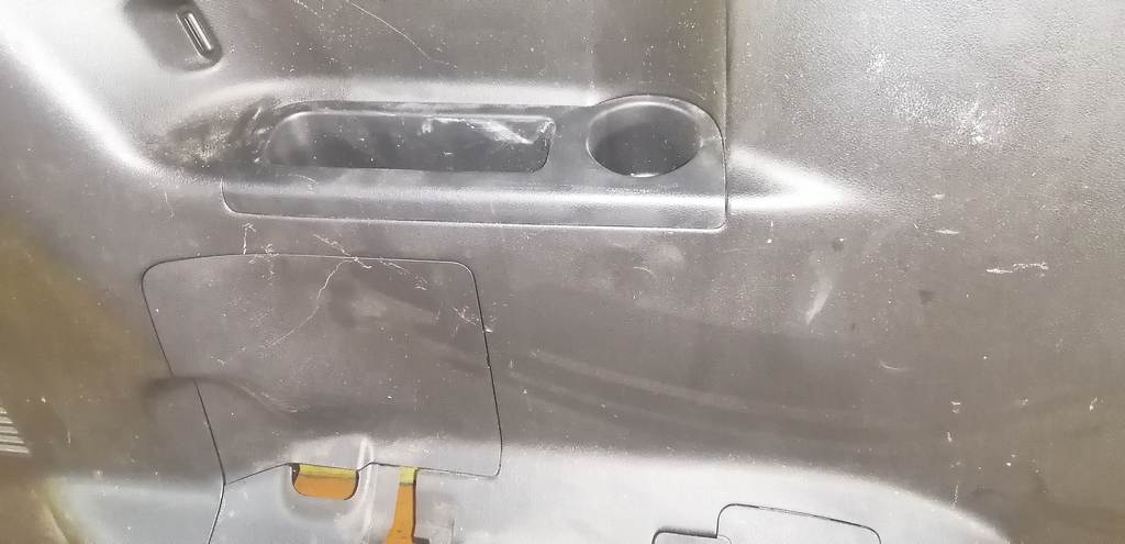 обшивка багажника Nissan Serena