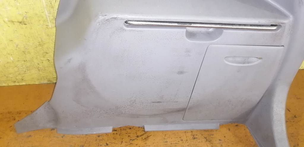 обшивка багажника Mazda Demio