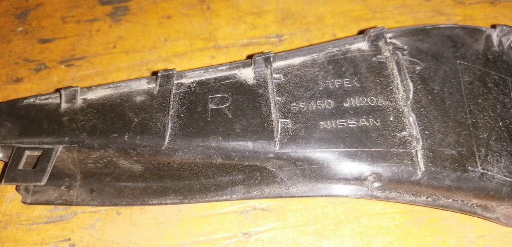 уголок жабо Nissan Teana