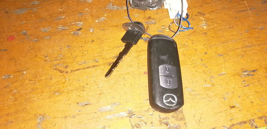 замок зажигания Mazda Demio