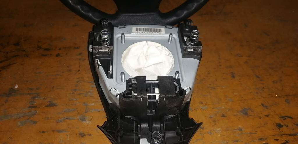 airbag водительский Nissan Serena