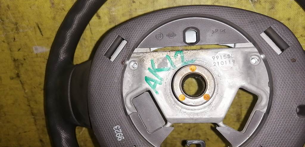 airbag водительский Nissan March