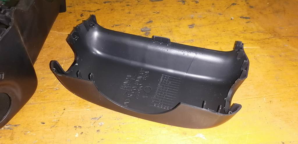 кожух рулевой колонки Honda Stepwgn