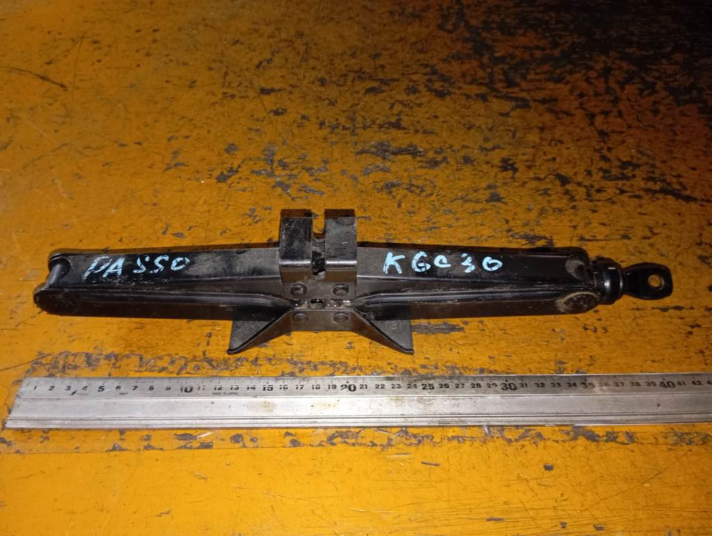 домкрат Toyota Passo
