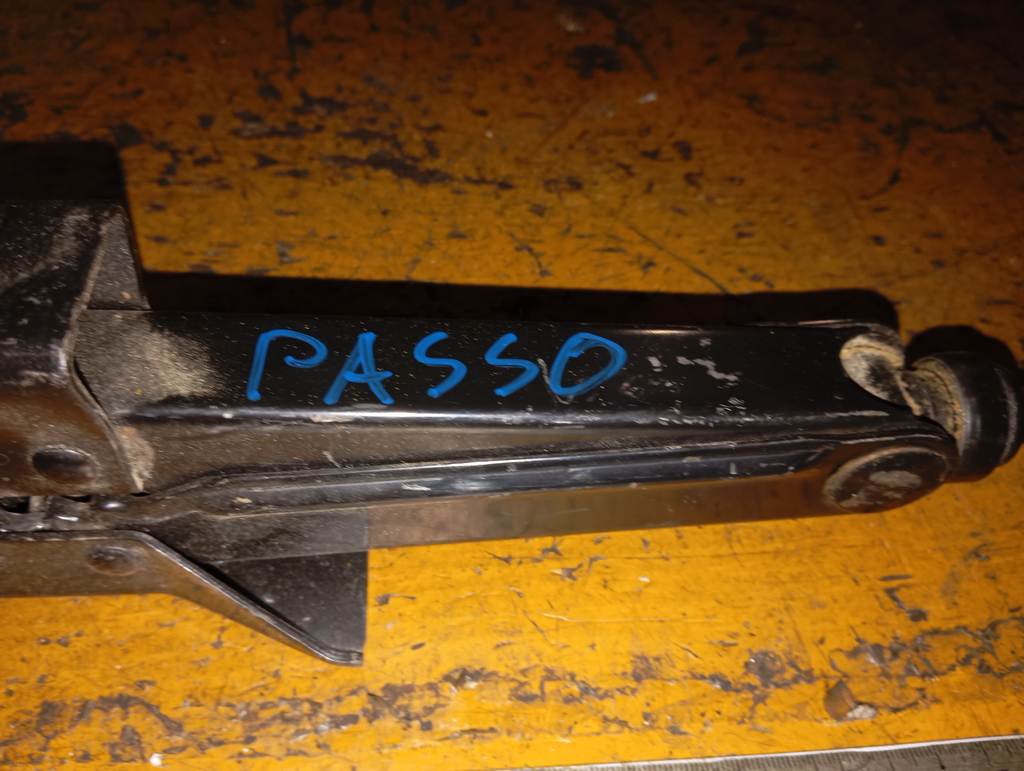 домкрат Toyota Passo