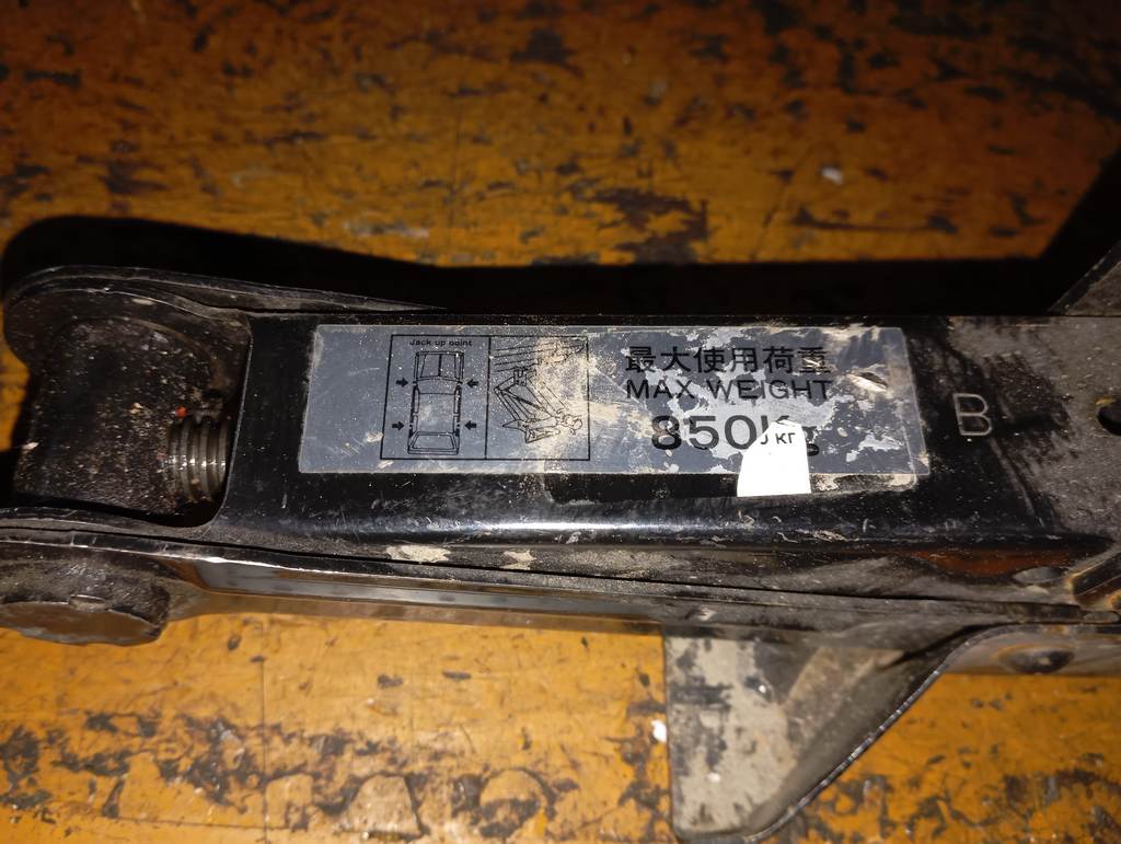 домкрат Subaru Impreza